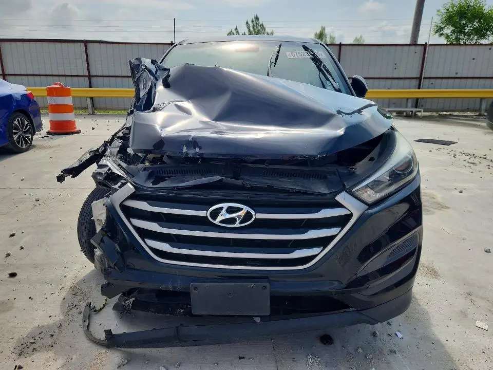 2018 HYUNDAI TUCSON SE  