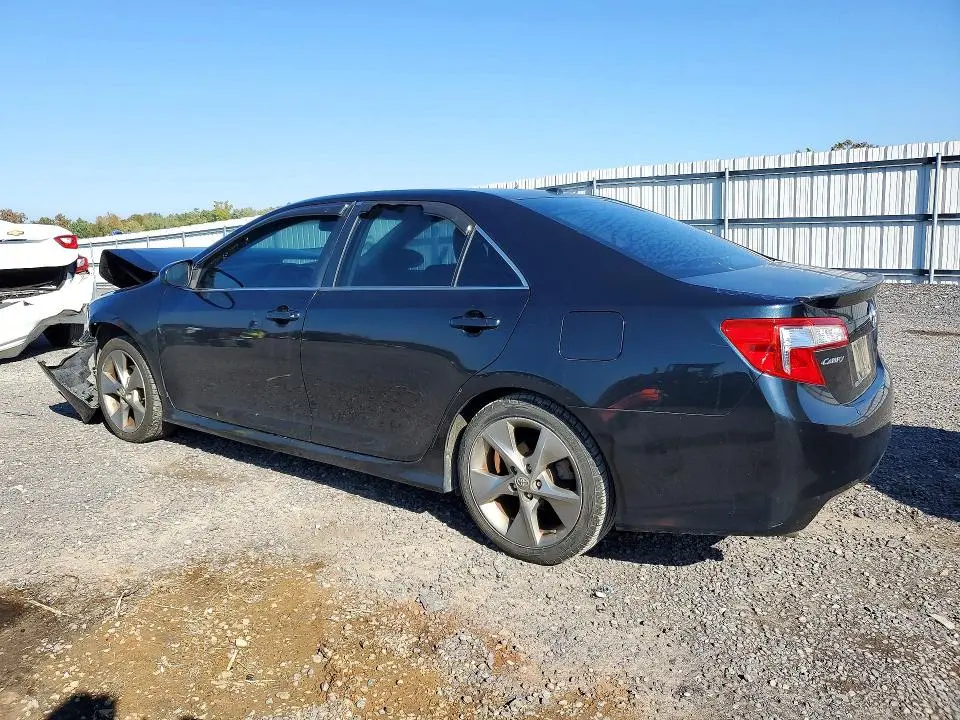 2012 TOYOTA CAMRY SE V6  