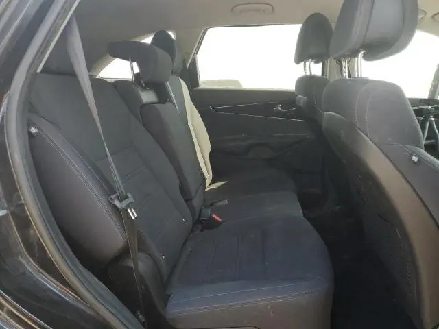 2016 KIA SORENTO LX  