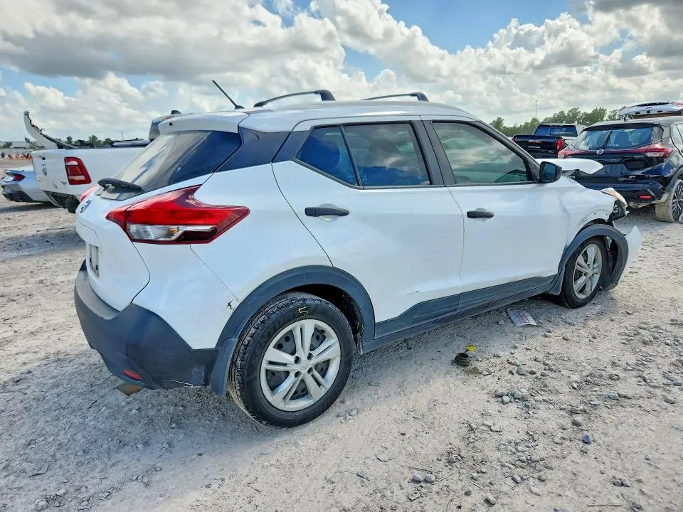 2018 NISSAN KICKS S  