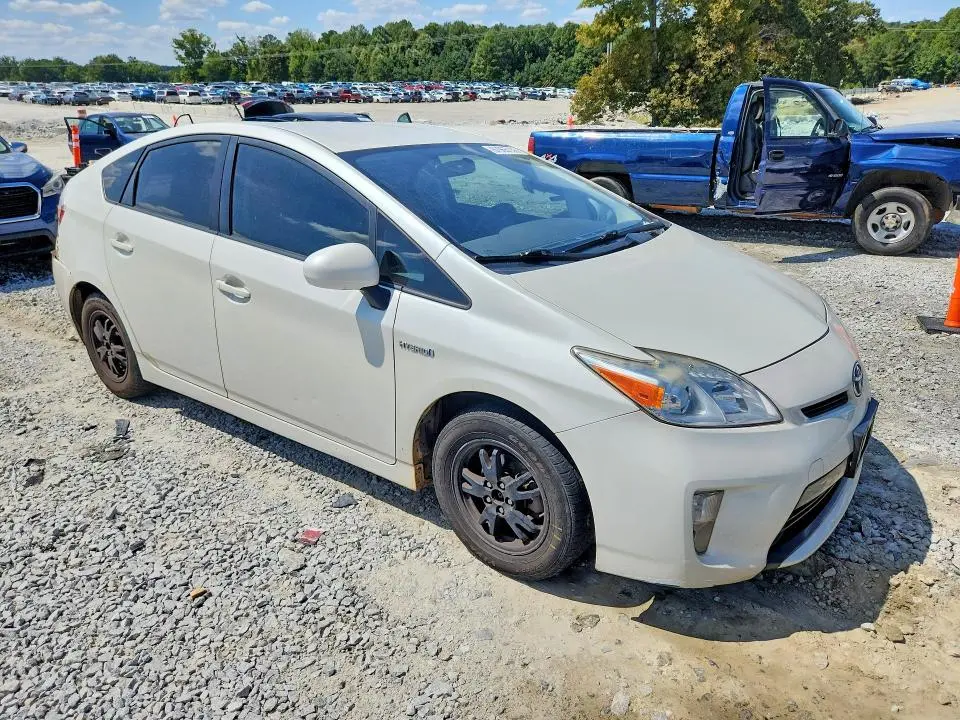 2015 TOYOTA PRIUS TWO  