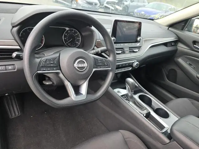 2024 NISSAN ALTIMA SV  