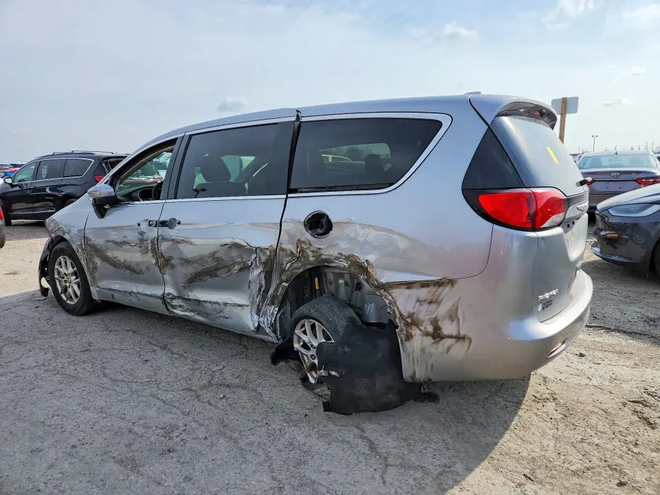 2017 CHRYSLER PACIFICA LX  