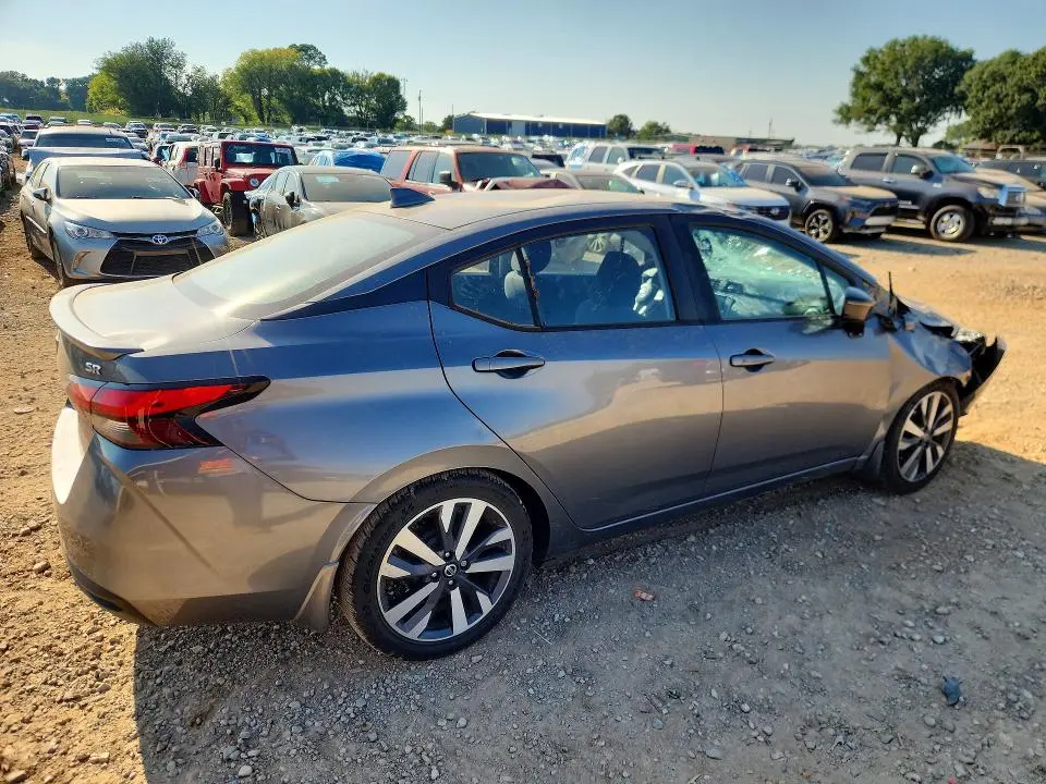 2020 NISSAN VERSA SR  