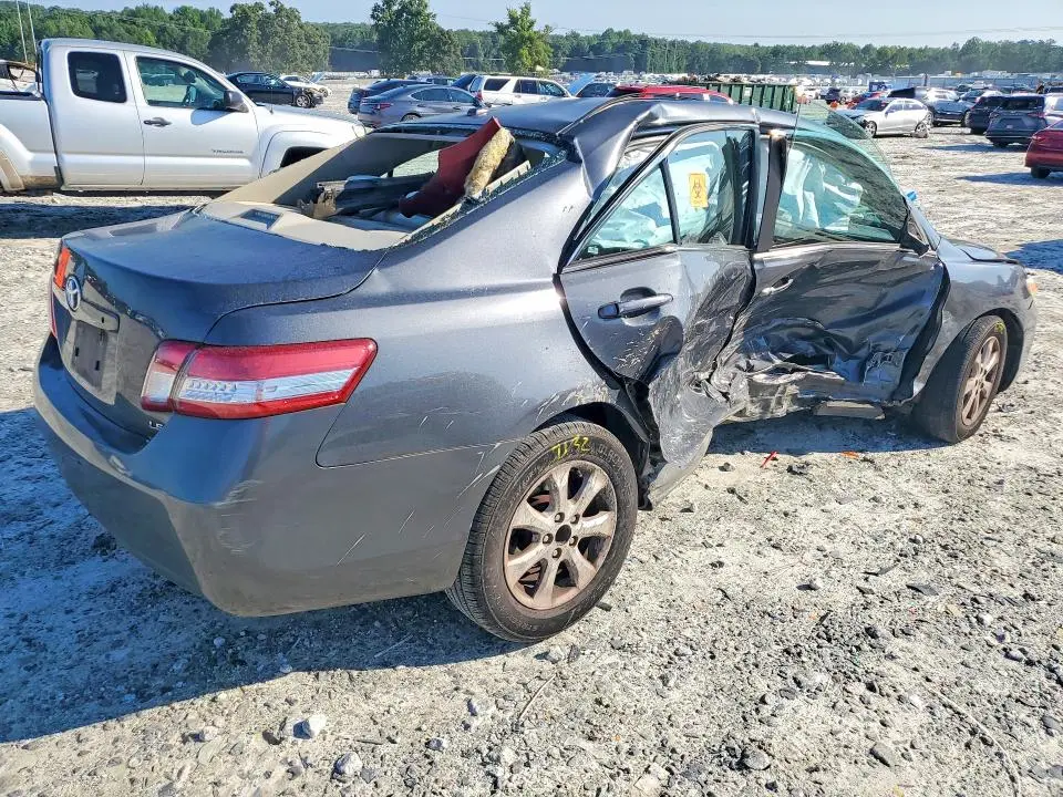 2010 TOYOTA CAMRY LE  