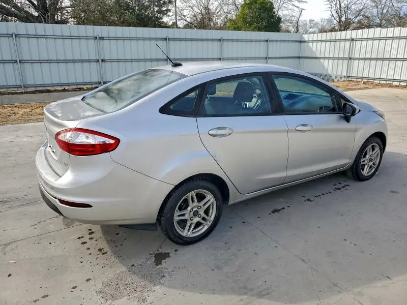2018 FORD FIESTA SE  