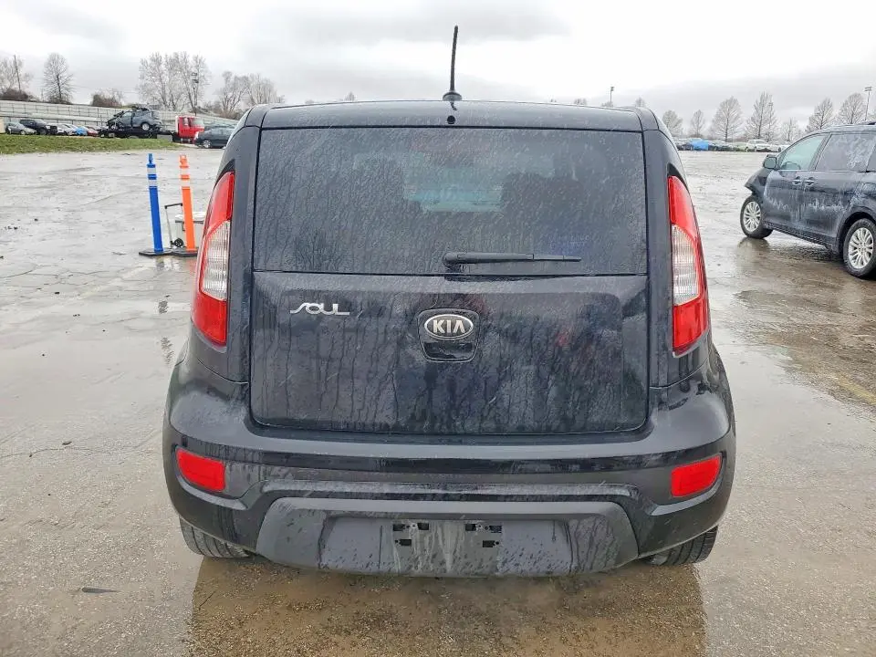 2013 KIA SOUL +  
