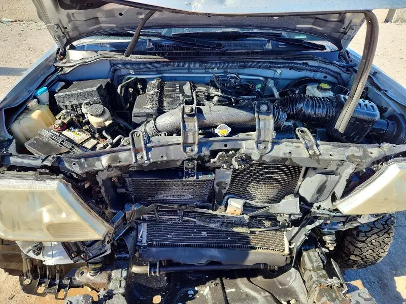 2011 NISSAN FRONTIER S  