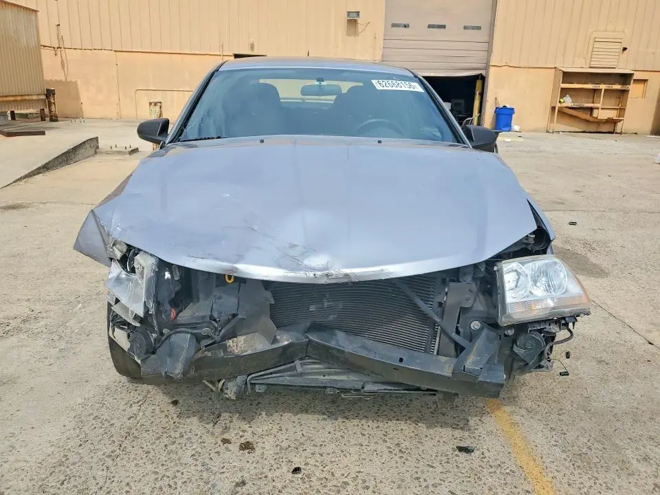 2013 DODGE AVENGER SE  