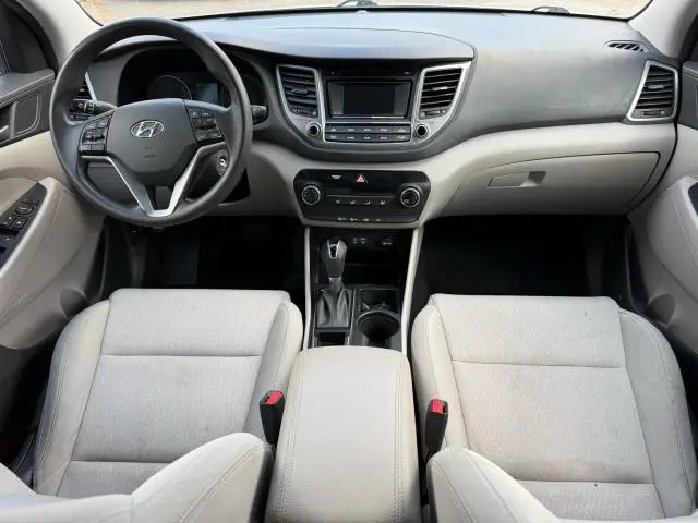 2018 HYUNDAI TUCSON SE  