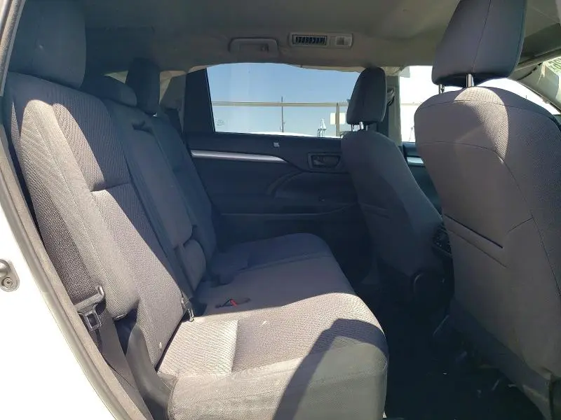 2015 TOYOTA HIGHLANDER LE  