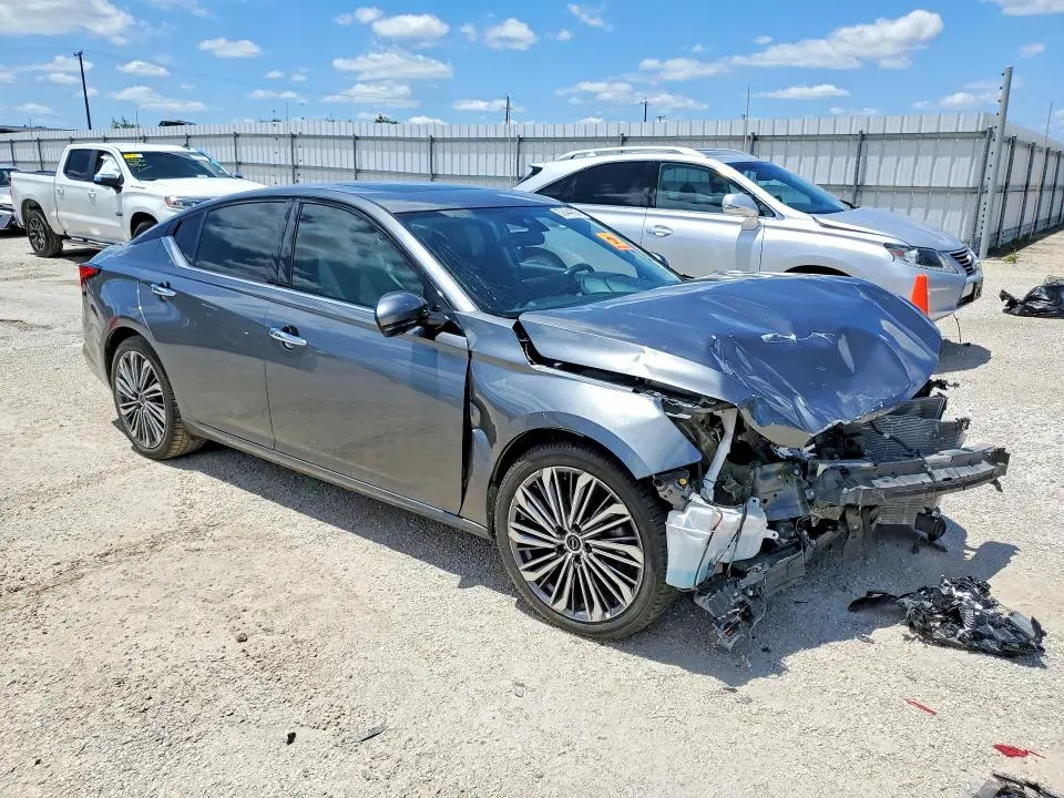 2023 NISSAN ALTIMA SL  