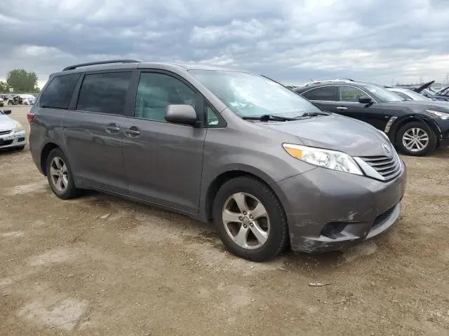 2017 TOYOTA SIENNA LE  