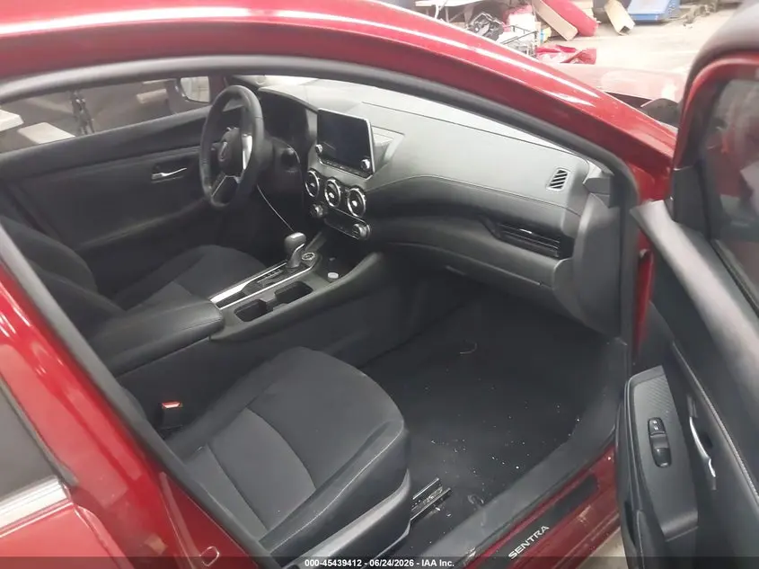 2025 NISSAN SENTRA SV