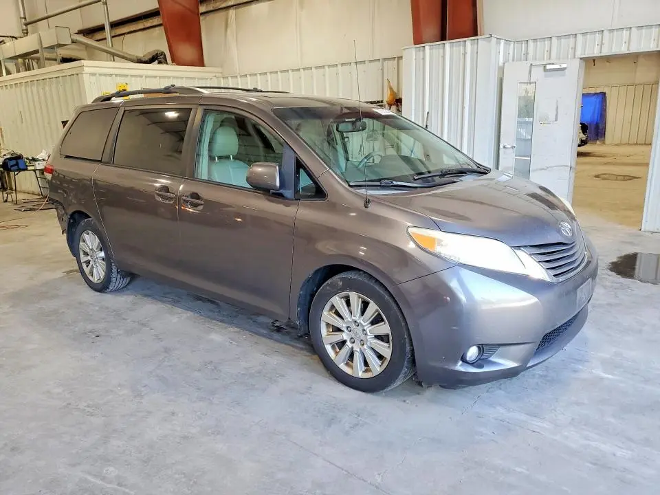 2011 TOYOTA SIENNA XLE 7-PASSENGER  