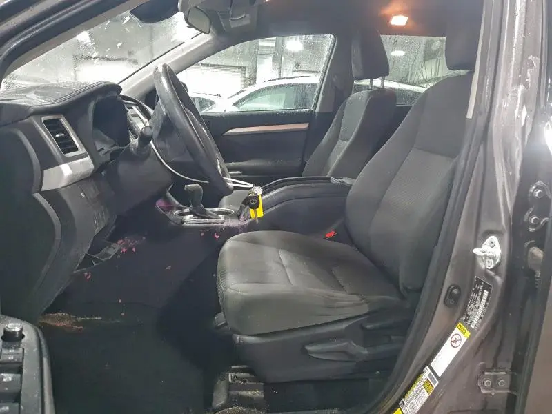 2017 TOYOTA HIGHLANDER LE  