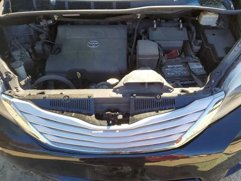 2015 TOYOTA SIENNA LIMITED PREMIUM 7-PASSENGER  