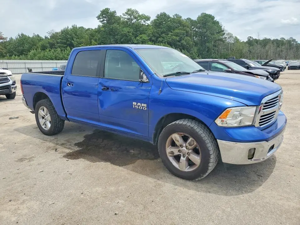 2018 RAM 1500 SLT  