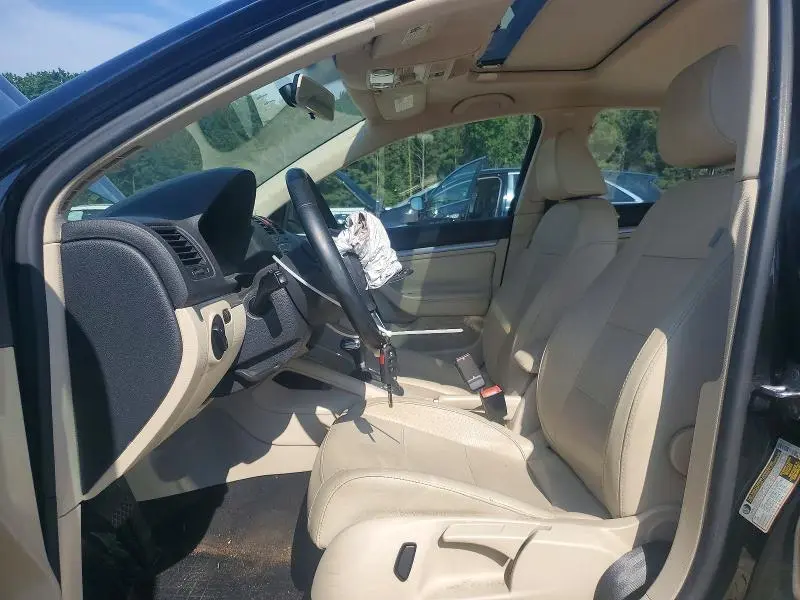 2010 VOLKSWAGEN JETTA SE  