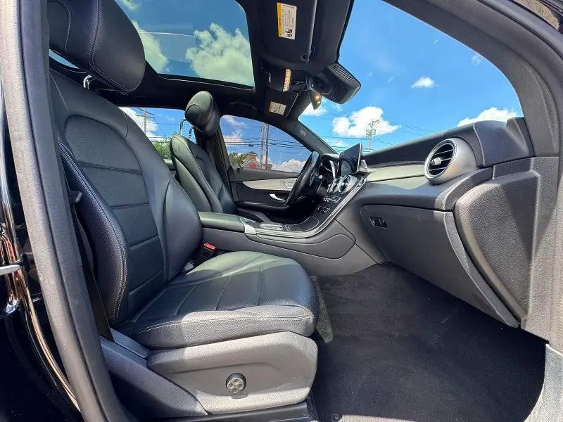 2022 MERCEDES-BENZ GLC 300  