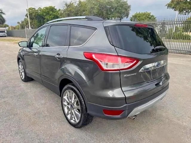 2016 FORD ESCAPE SE  
