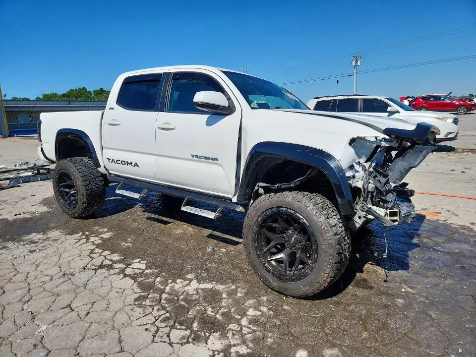 2017 TOYOTA TACOMA SR5 V6  
