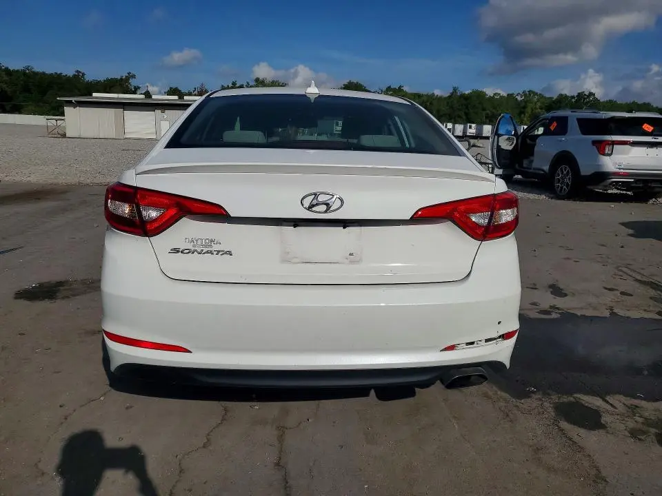 2017 HYUNDAI SONATA SE  