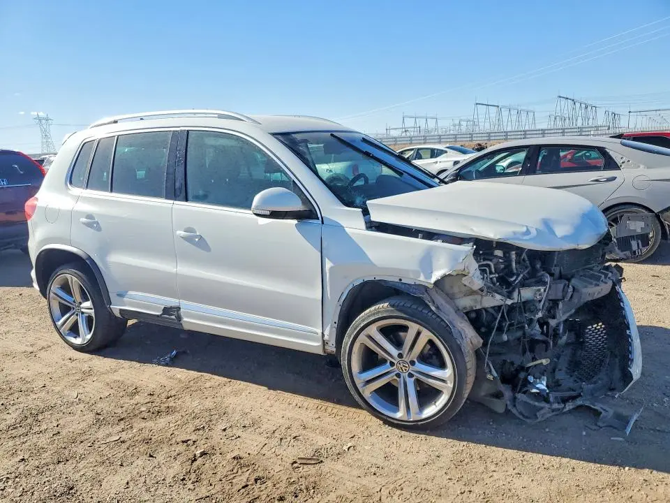 2016 VOLKSWAGEN TIGUAN S  