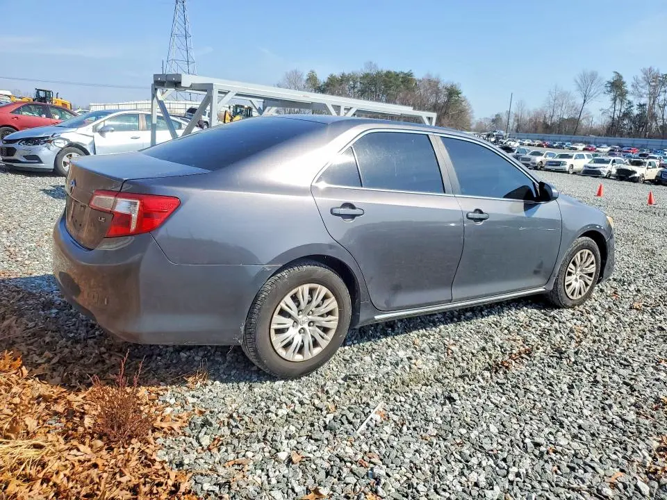 2014 TOYOTA CAMRY LE  