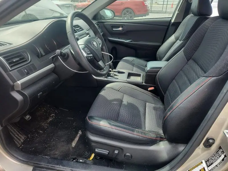 2015 TOYOTA CAMRY SE  