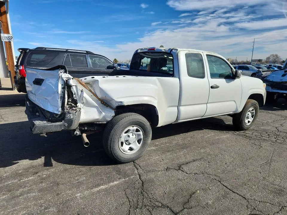 2017 TOYOTA TACOMA SR  