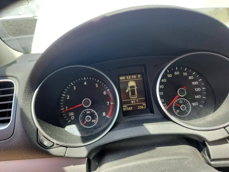 2010 VOLKSWAGEN GOLF   