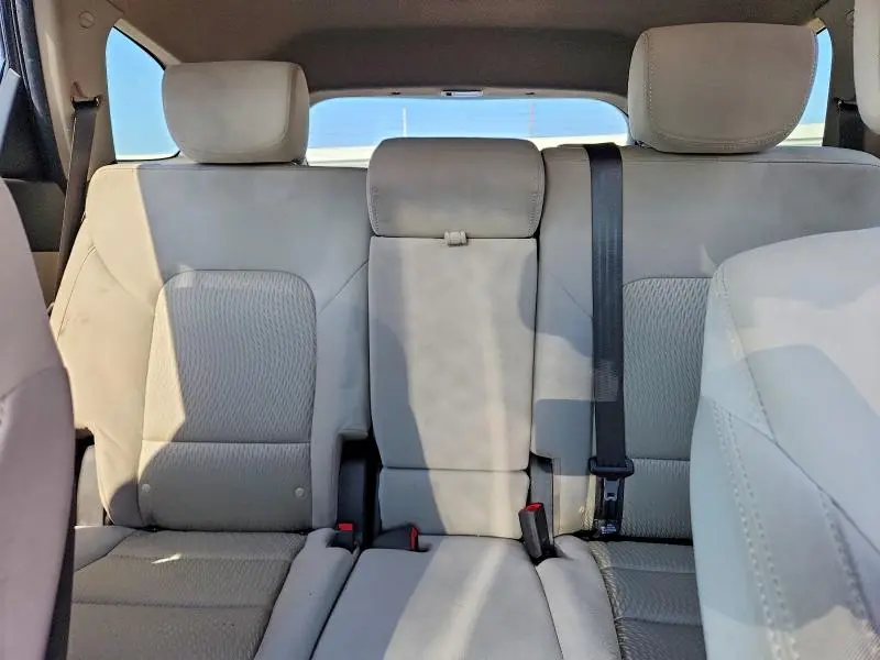 2018 HYUNDAI SANTA FE SE  