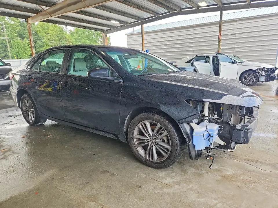 2017 TOYOTA CAMRY SE  