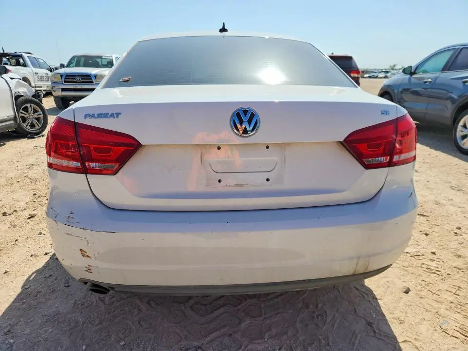 2013 VOLKSWAGEN PASSAT SE  