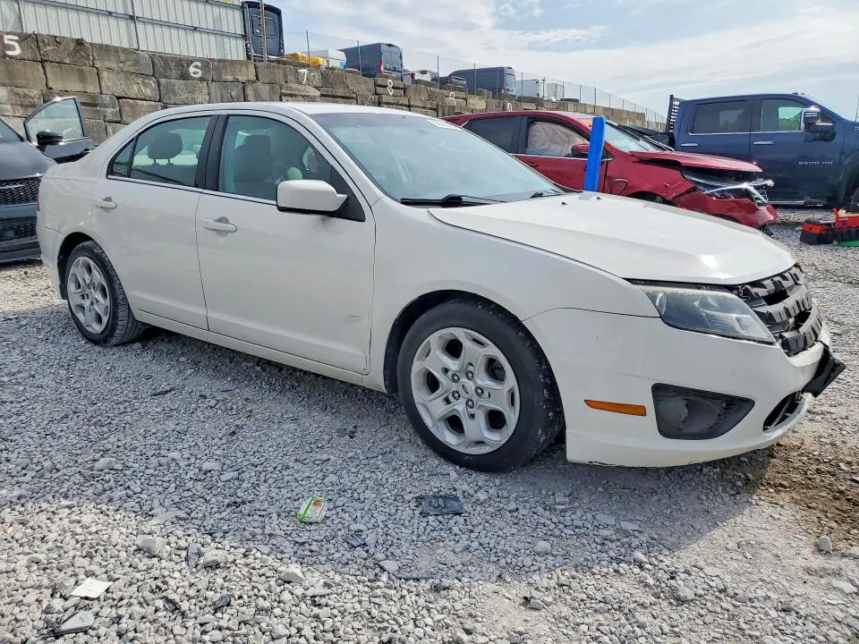 2011 FORD FUSION SE  