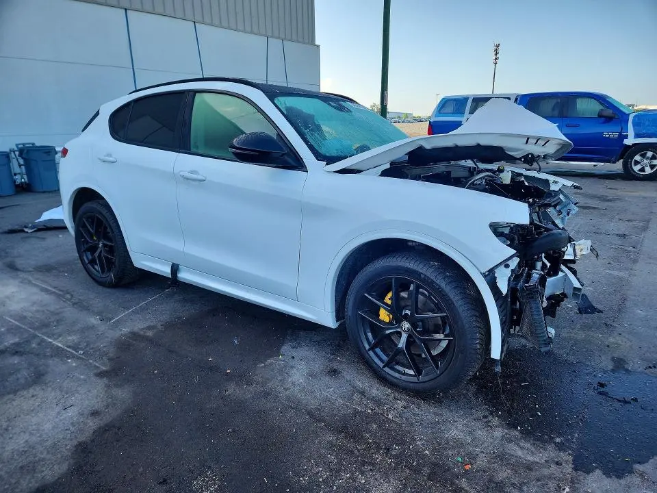 2021 ALFA ROMEO STELVIO TI  
