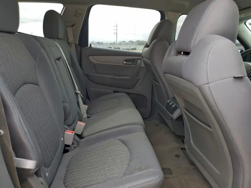 2016 CHEVROLET TRAVERSE LS  