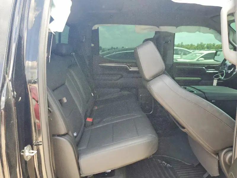 2024 CHEVROLET SILVERADO K1500 LT  
