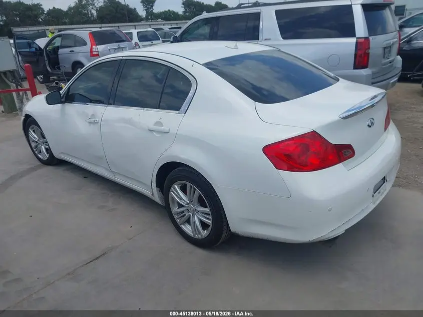 2013 INFINITI G37  