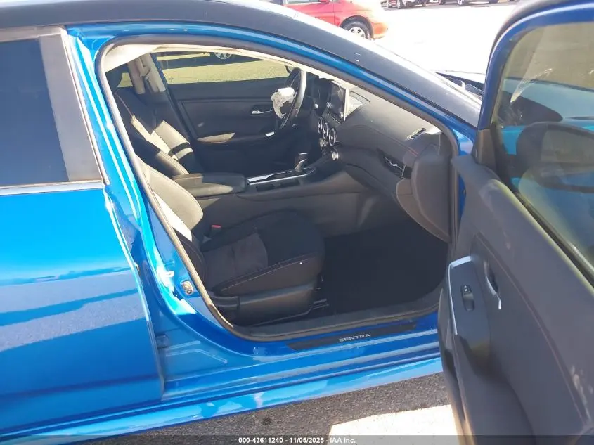 2023 NISSAN SENTRA SR XTRONIC CVT