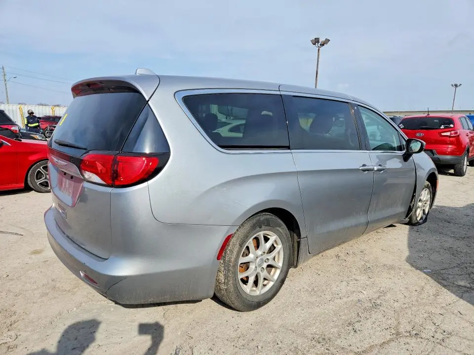 2017 CHRYSLER PACIFICA LX  