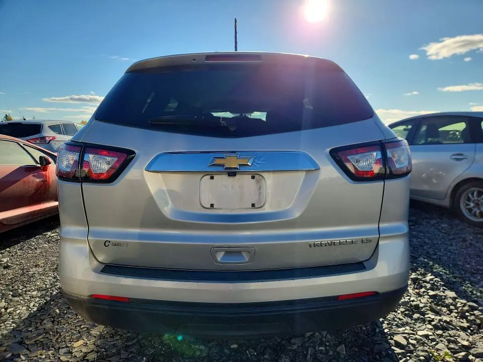 2016 CHEVROLET TRAVERSE LS  
