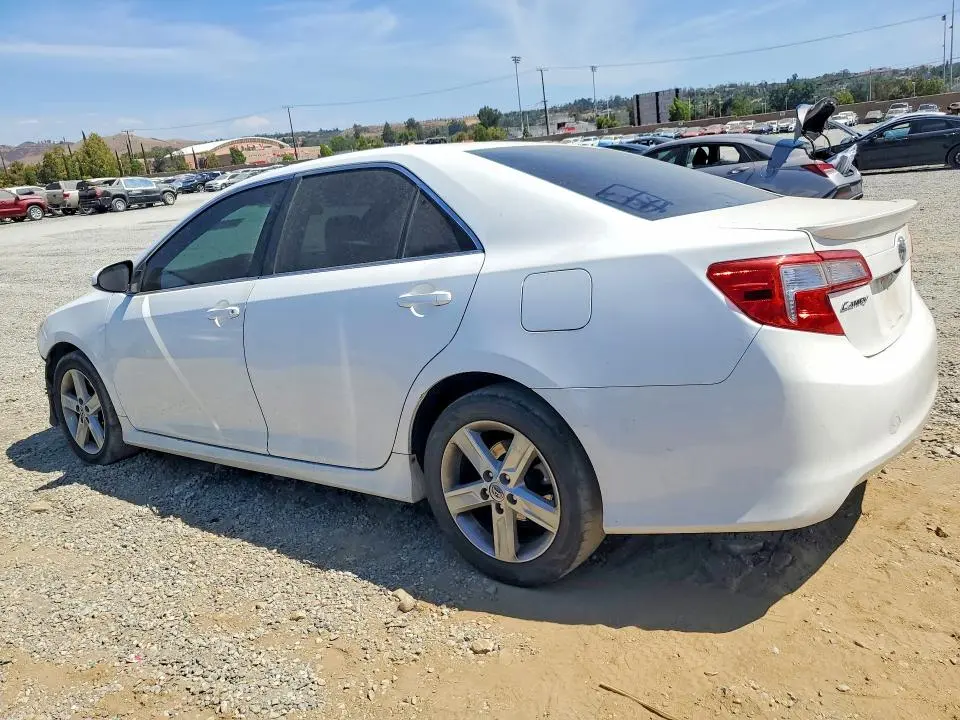 2013 TOYOTA CAMRY SE  