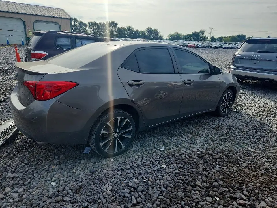 2017 TOYOTA COROLLA SE  