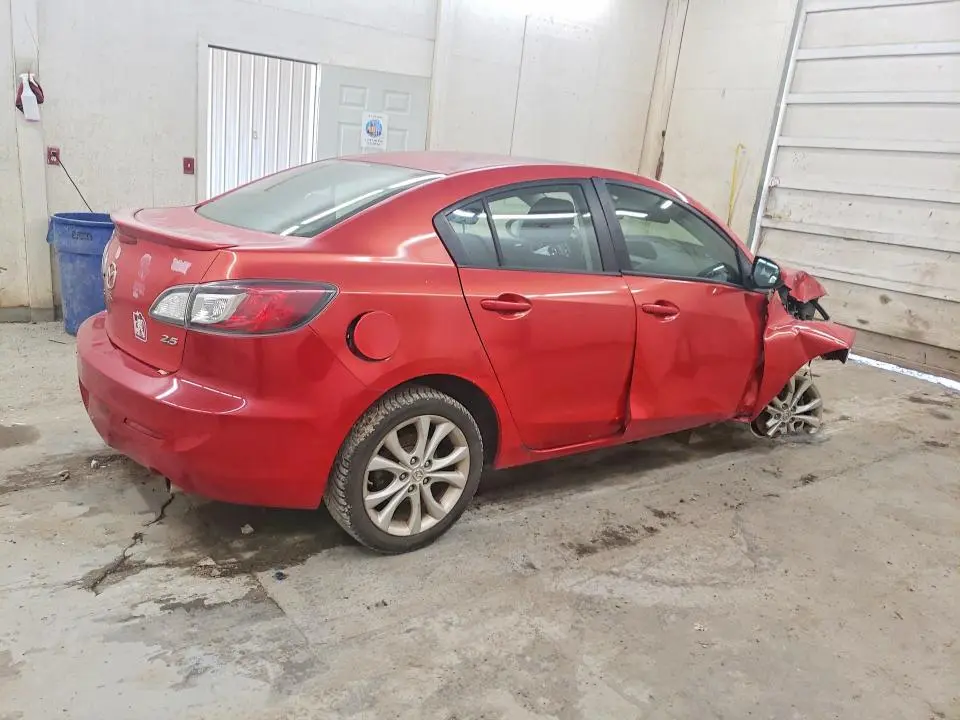 2011 MAZDA 3 S  