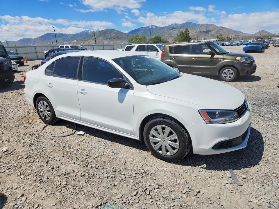 2013 VOLKSWAGEN JETTA BASE  