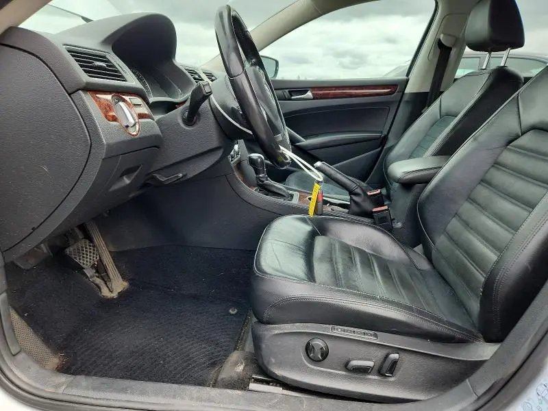 2013 VOLKSWAGEN PASSAT SEL  