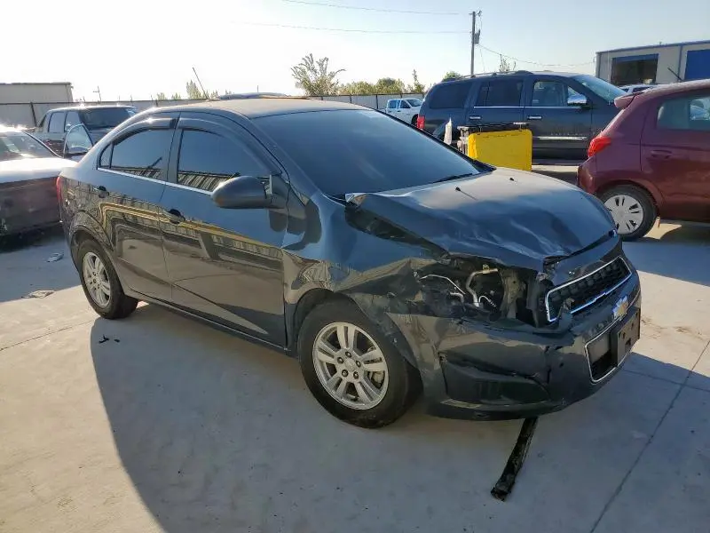 2016 CHEVROLET SONIC LT  