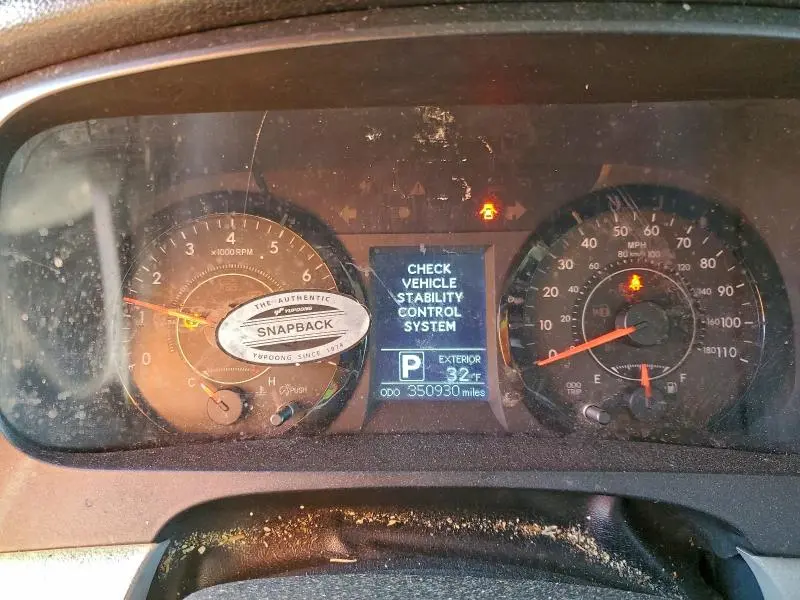 2017 TOYOTA SIENNA LE  